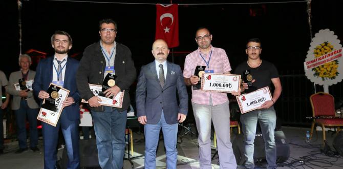 AMASYA BELEDİYESİ TARAFINDAN DÜZENLENEN ŞİİR, FOTOĞRAF VE KARİKATÜR YARIŞMALARININ ÖDÜL TÖRENİ, ŞEHZADELER GEZİ YOLU’NDA GERÇEKLEŞTİRİLDİ