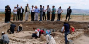 Oluz Höyük’te 2 Bin 500 Yıllık Pers Sarayı Bulundu