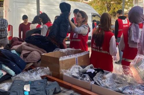 Türk Kızılay Amasya İl Başkanlığı çalışanları yine minik kalplerin yanında