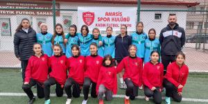 Amasya Amasis Kadın Futbol Takımı yeni sezon hazırlıklarını aralıksız sürdürüyor